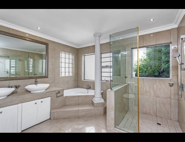 3 BEDROOM CLUSTER FOR SALE IN STRATHAVON